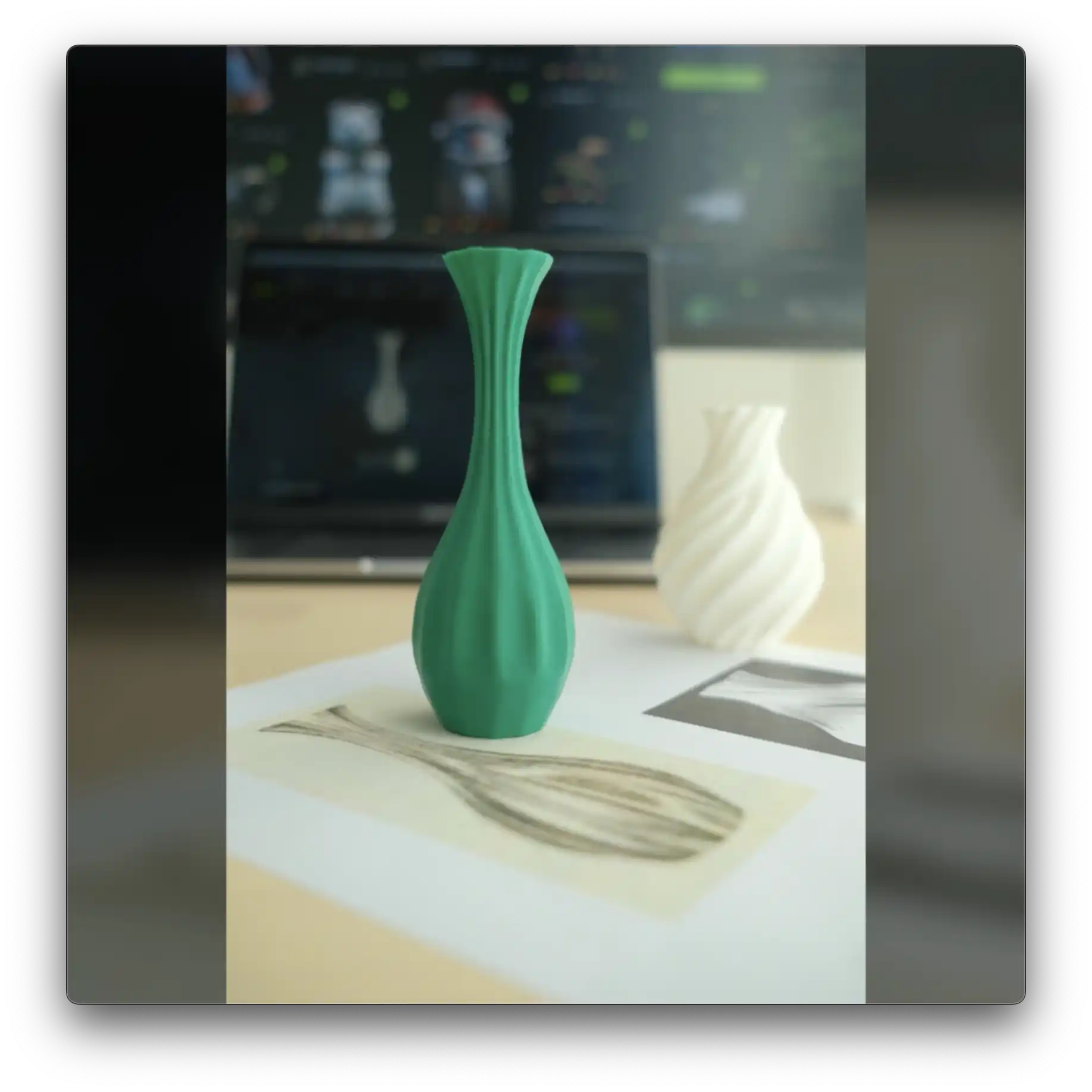 wydrukowany rzeczywisty model 3D dwóch wazonów