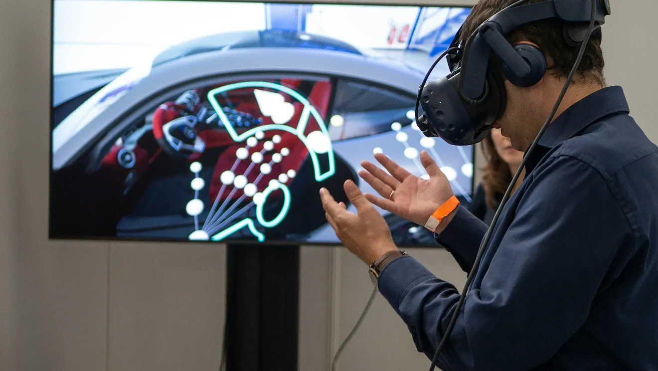 VR and AR scene used on Meshy’s official website.