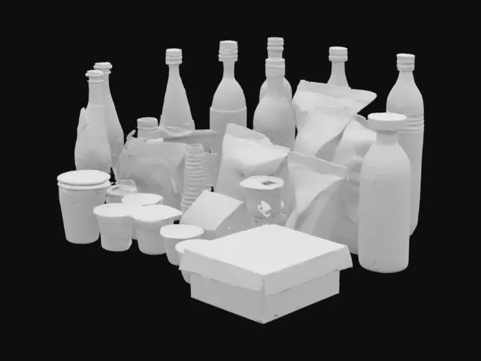 3D model for Модель представляет собой разнообразие типичных товаров из продуктового магазина: глянцевые пластиковые и стеклянные бутылки газировок и алкоголя с яркими этикетками, матовые шуршащие пакеты снеков, содержащие хрустящие кусочки, небольшие цилиндрические стаканчики йогуртов с фольгированными крышками, и плотные картонные коробки с полуфабрикатами. Объекты различаются по форме, цвету и текстуре, создавая коллекцию из гладких, ребристых, зернистых и плоских поверхностей, все ярких и привлекательных оттенков.