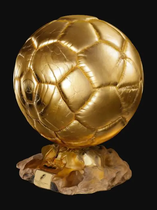 3D model for replica del Ballon d'Or, de 15 centimetros de diametro, dorado, textura de rocas debajo del balon, trofeo, 