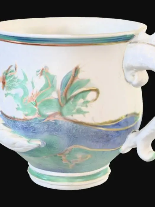 3D model for Große Tasse mit reliefartigen Drachenmotiv, Henkel und geschlossenen Boden und maximal 4 Farben