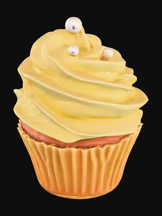 3D model for Urocza, stylizowana babeczka z kremowym, wysoko ułożonym lukrem w kształcie spirali, przypominającym miękką chmurkę. Lukier ma jasnożółty kolor i lekko lśniącą powierzchnię, ozdobioną błyszczącymi, drobnymi perełkami cukrowymi. Podstawa babeczki jest ciemnozłota, z delikatnie chropowatą teksturą, a całość prezentuje się bardzo przytulnie i apetycznie.