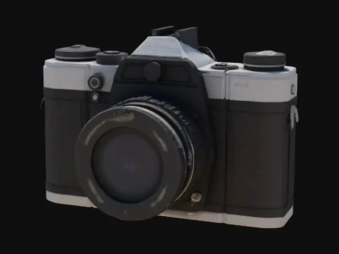 3D model for Старинная пленочная камера с корпусом из черного матового металла и серебристыми хромированными акцентами. Ее объектив состоит из нескольких стеклянных линз, чистых и блестящих. Детали из искусственной кожи на корпусе имеют слегка потертую текстуру. На ощупь камера прохладная и тяжелая, с мелкими рифлеными колесиками.
