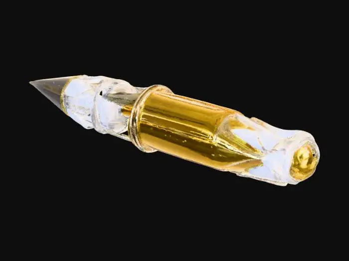3D model for Чернильная ручка, выточенная из цельного куска прозрачного, ограненного кристалла, ее поверхность гладкая, но с четкими, острыми гранями. Внутри кристалла медленно закручивается и переливается густая, мерцающая золотистая жидкость, напоминающая жидкое золото. Ручка кажется холодной и тяжелой в руке, а ее кончик сделан из блестящего, тонкого металла.