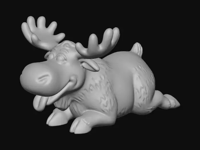 3D model for Eine fröhliche Elchfigur, robust und aus glänzendem braunem Porzellan gefertigt. Sie liegt auf dem Bauch, die Zunge hängt leicht aus dem Mund, was einen witzigen und lebhaften Gesichtsausdruck erzeugt. Die Oberfläche ist glatt und kühl, die abgerundete Form betont die liebevollen Details und die Robustheit des Materials.