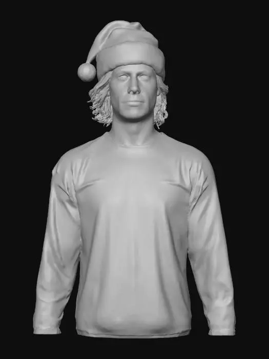 3D model for #Christmas2025#, Ein fülliger Mann mit schulterlangem, braunem Haar und einem festlichen Weihnachtshut, der eine schwarze Baumwoll-T-Shirt mit weißer Aufschrift "ODIN (IN) VALHALLA SAUFEN" trägt. Er ist in schwarze Cargo-Hosen gekleidet und hält eine Pistole mit ausgestrecktem Arm direkt auf den Betrachter gerichtet. Die Szene ist im Freien angesiedelt, mit grünem Laub und einer blauen Plane im Hintergrund, alles bei hellem Tageslicht.