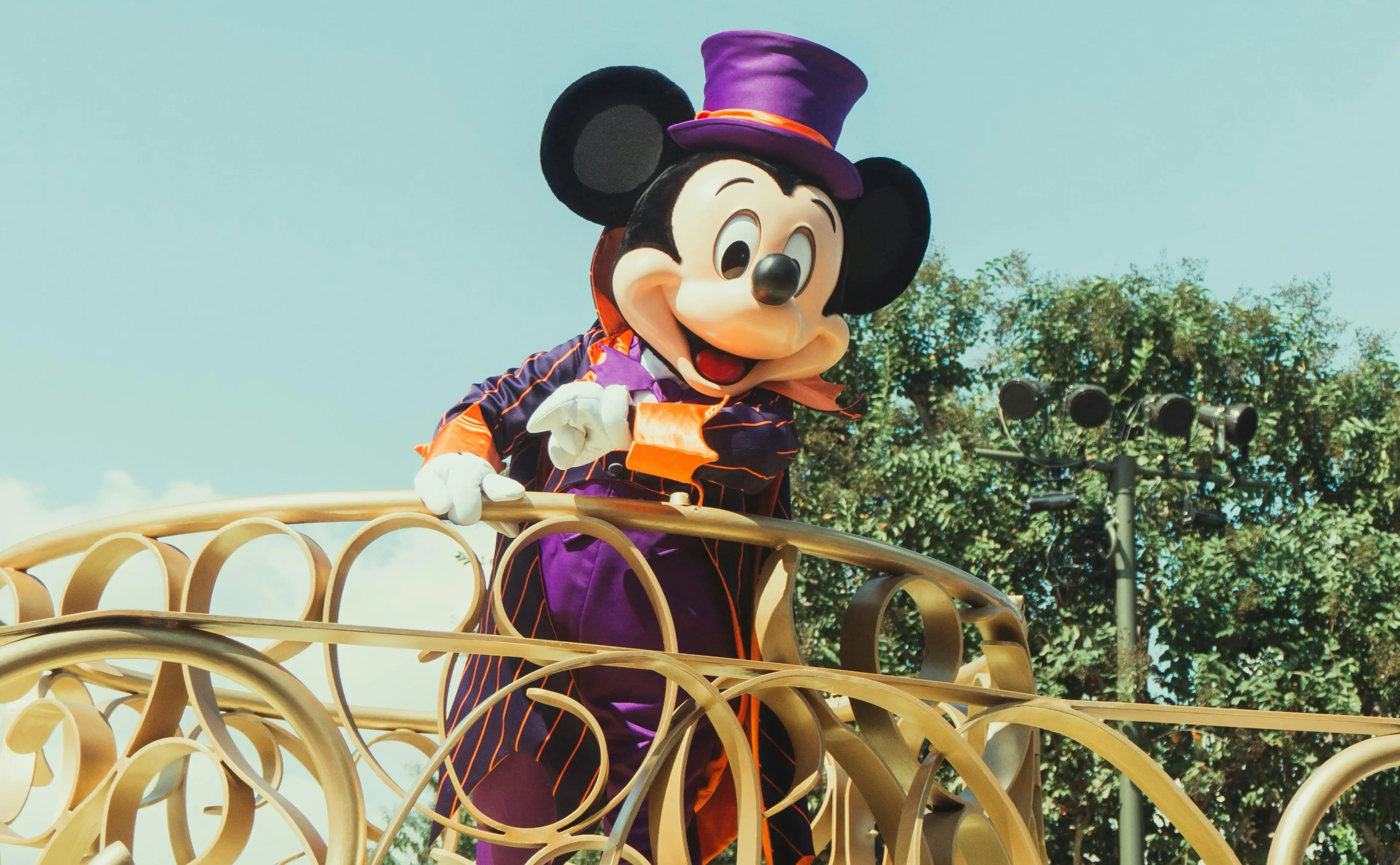 mickey-mouse-disney-classic-character