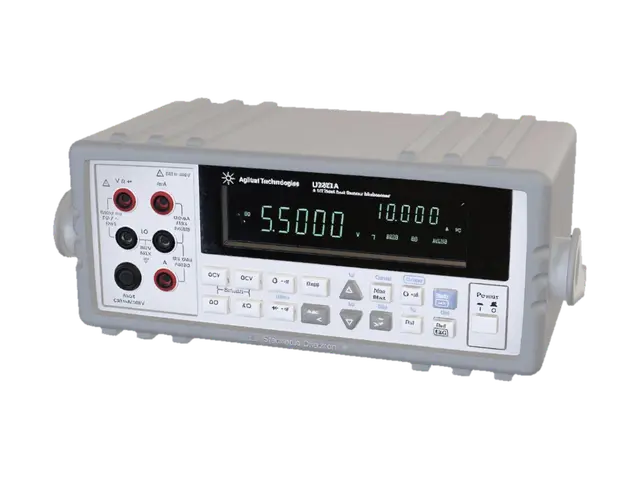 Agilent U3401A 4 1/2-Digit Dual-Display Multimeter 3D model, vytvořený pomocí AI