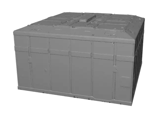 3D model for Dostum gcs arayüzü için 3d bir sahneye ihtiyacım var dronu kendim bu sahneye koyacağım. Kapalı bir hangar tasarla bilgisayar monitorleri ve elektronik araç gereçler arka planda olsun drone tasarlama