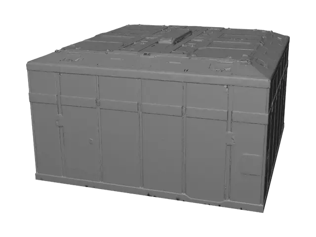 3D model for Dostum gcs arayüzü için 3d bir sahneye ihtiyacım var dronu kendim bu sahneye koyacağım. Kapalı bir hangar tasarla bilgisayar monitorleri ve elektronik araç gereçler arka planda olsun drone tasarlama