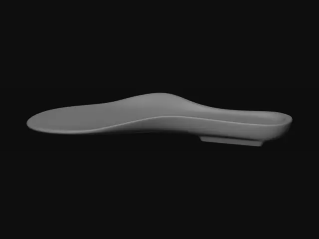 3D model for 43码鞋垫,长270mm,前掌宽100mm,后跟宽65mm,整体前端为3mm,后脚跟端为5mm,底面大体平整,输出STL,适合3D打印