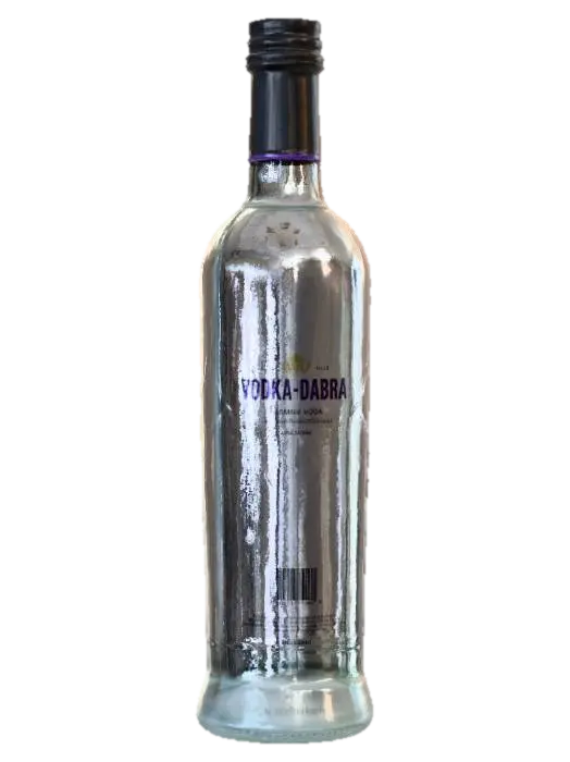 Hyper-realistic 750 mL “fifth” vodka bottle (parody, no real brands). Clear flint… - Custom 3D model, vytvořený pomocí AI