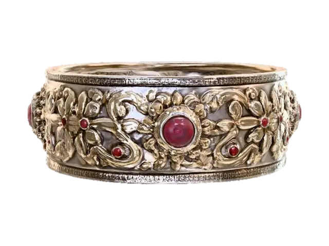 sterling silver cuff bracelet with ornate etched carvings and gemstones 3D model, vytvořený pomocí AI