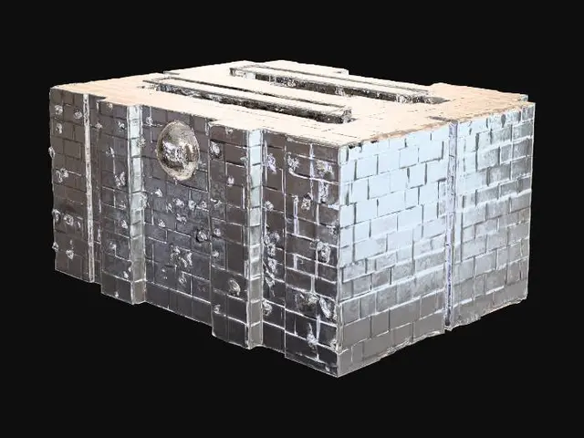 3D model for Help mij met een klimhal maken die lijkt op de klimhal uit Nederland Tilburg T kwadraat. Het is een klimhal met niks in de binnenkant en aan de wanden allemaal klim dingen. Zorg dat er een disco bal aan het plafond komt te hangen
