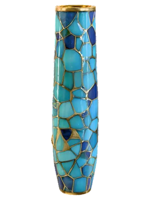 A tall, slender decorative vase, its entire surface covered in a unique… - Gradient 3D model, vytvořený pomocí AI