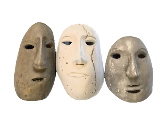 Trio of Stone Faces 3D model, vytvořený pomocí AI