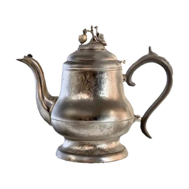 Antique Teapot - Kitchenware 3D model, vytvořený pomocí AI