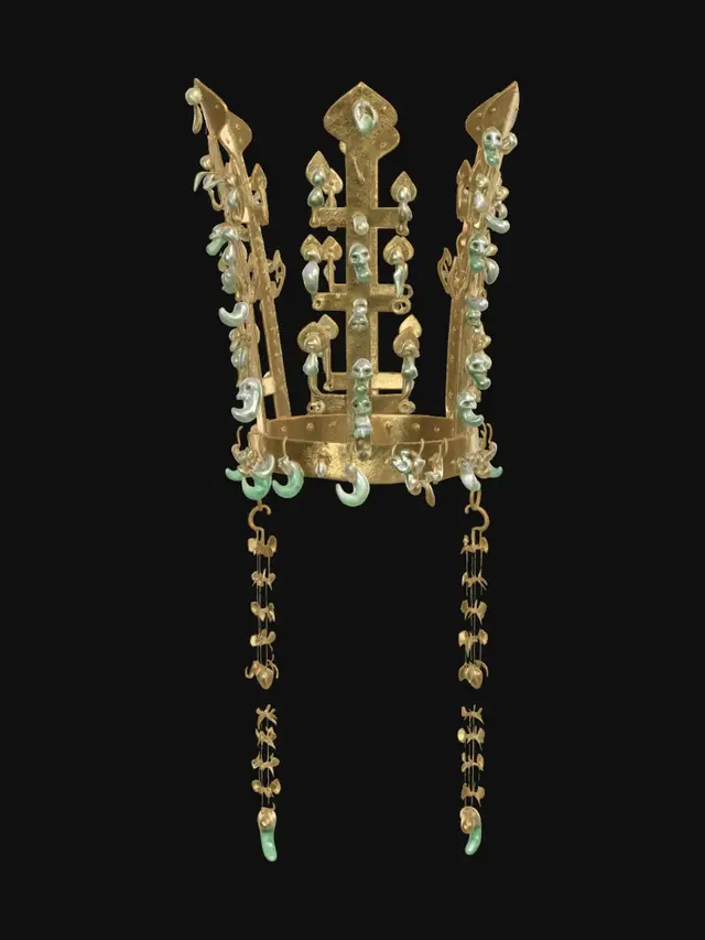 3D model for Emerald-Draped Golden Crown